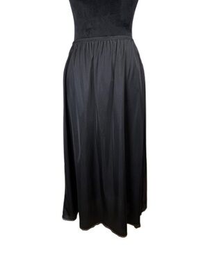 Vintage Vanity Fair Black Half Slip Lace Hem Nylon Size Large 32” USA #11-711